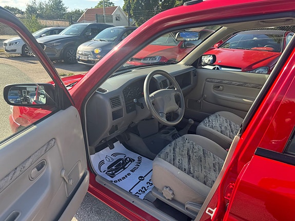 Mazda Demio 7 of 9