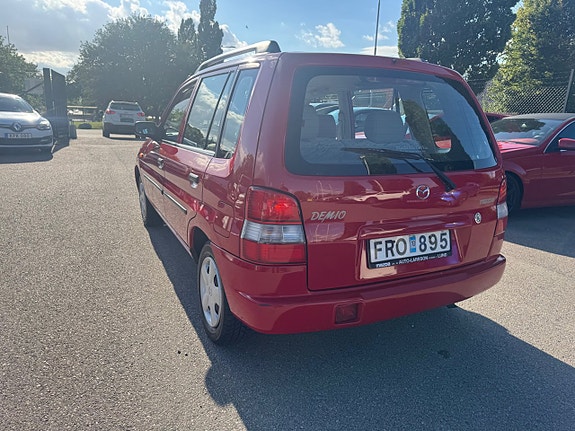 Mazda Demio 5 of 5