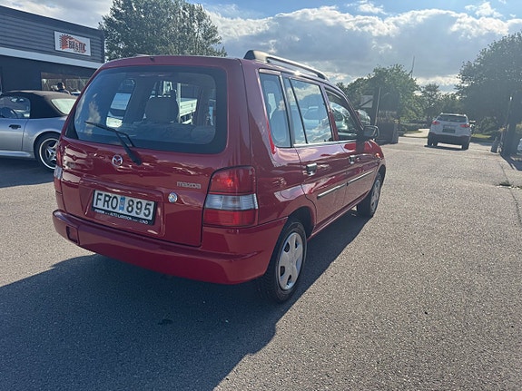 Mazda Demio 4 of 5