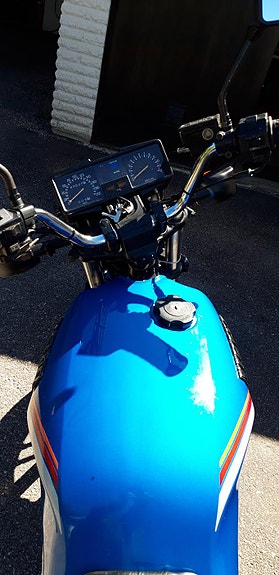Yamaha xs400 3 of 4