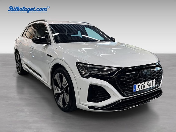 Audi Q8 3 of 5