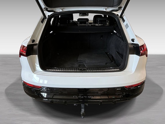 Audi Q8 10 of 13