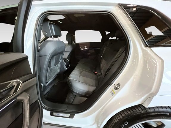 Audi Q8 9 of 13