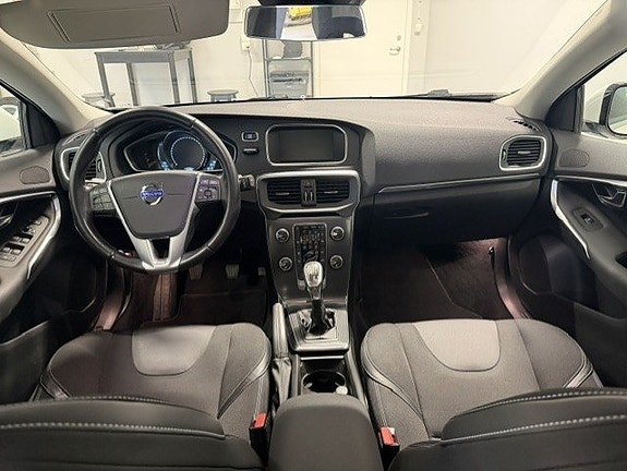 Volvo V40 5 of 5