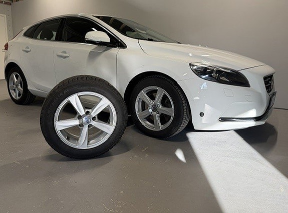 Volvo V40 4 of 5