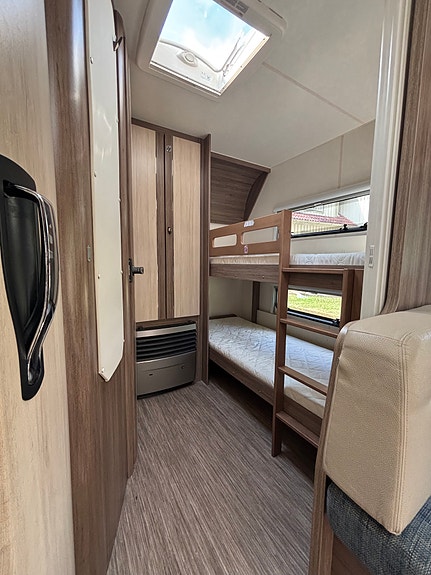 Hobby 545 kmf de luxe 3 of 9