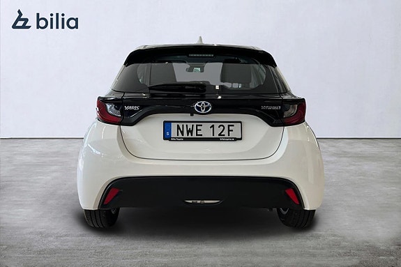 Toyota Yaris 4 of 5