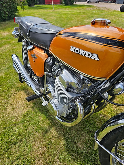 Honda CB 750 Four 3 of 7