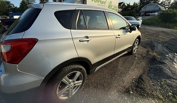 Suzuki SX4 S-Cross 3 of 5