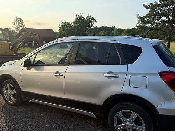 Suzuki SX4 S-Cross 4 of 5