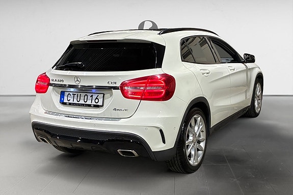 Mercedes-Benz GLA220 7 of 17