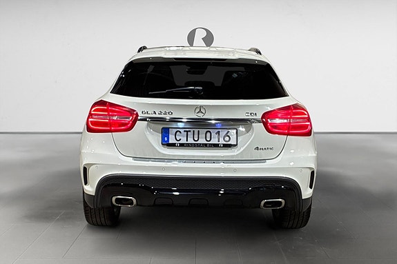 Mercedes-Benz GLA220 6 of 17