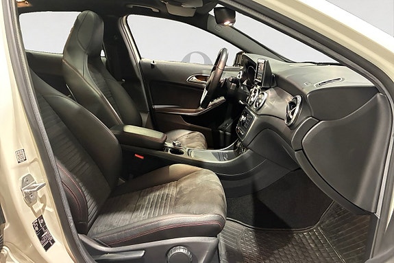 Mercedes-Benz GLA220 15 of 17