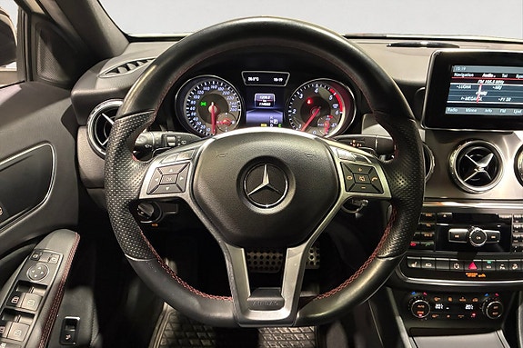 Mercedes-Benz GLA220 13 of 17