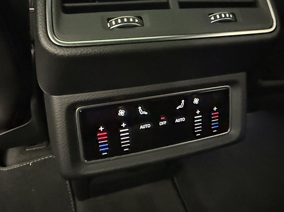 Audi Q8 30 of 30