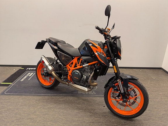KTM 690 Duke R 2 of 4