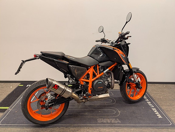 KTM 690 Duke R 3 of 4