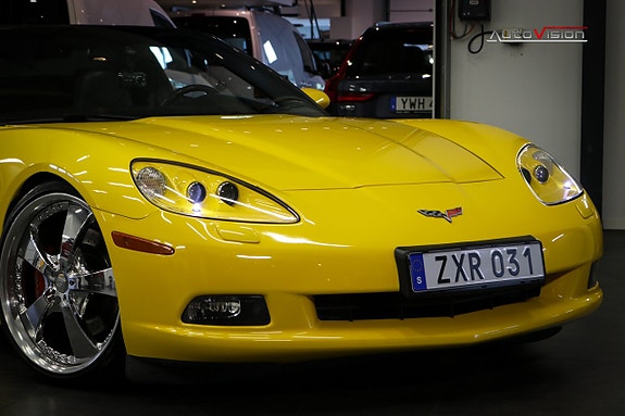 Chevrolet Corvette 4 of 5