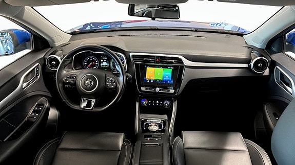 MG ZS 4 of 5