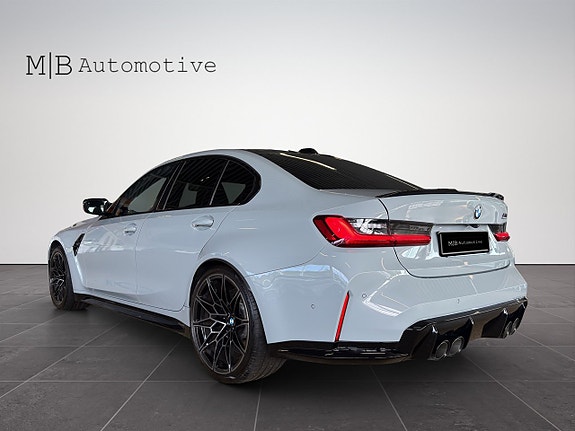 BMW M3 4 of 5
