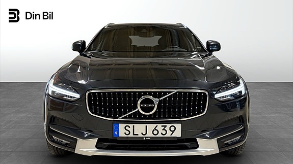 Volvo V90 Cross Country 4 of 5
