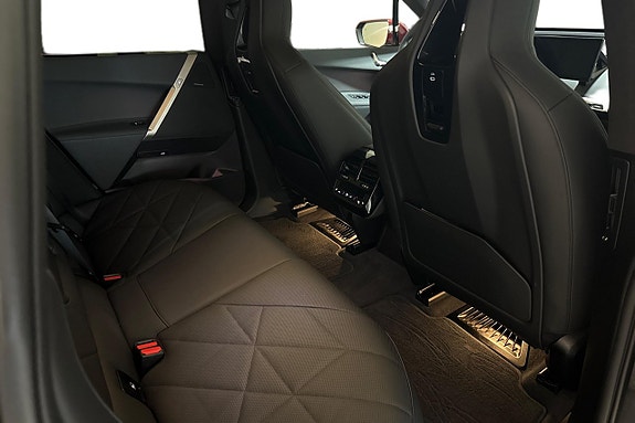 BMW iX 7 of 19