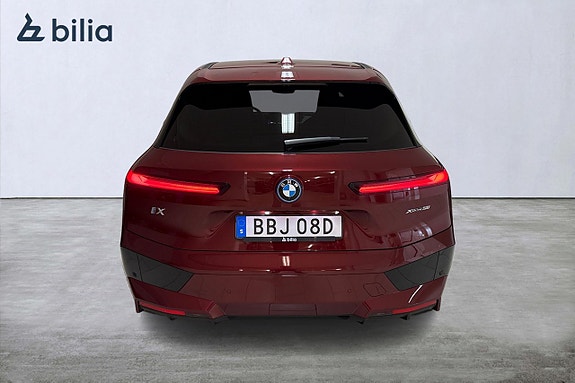 BMW iX 4 of 5