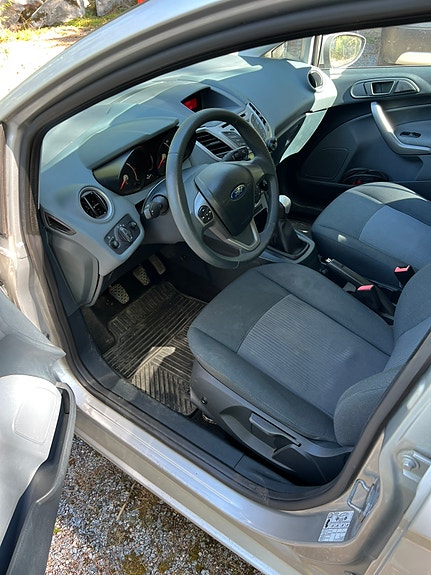 Ford Fiesta 6 of 9