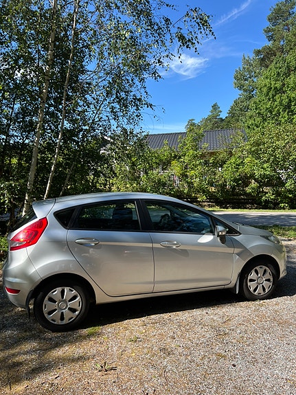 Ford Fiesta 3 of 5