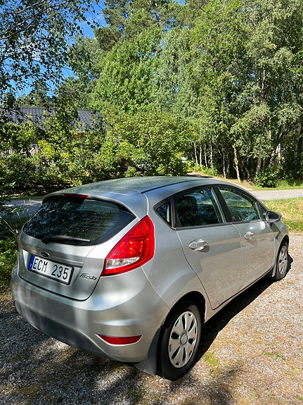 Ford Fiesta 4 of 5