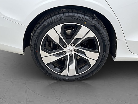 Volvo V60 10 of 30