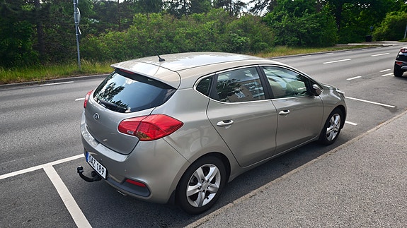 Kia Ceed 2 of 5