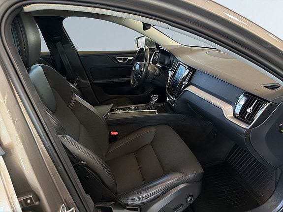 Volvo V60 10 of 19
