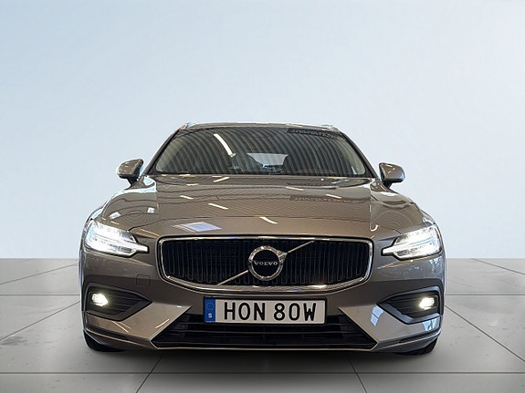 Volvo V60 2 of 5