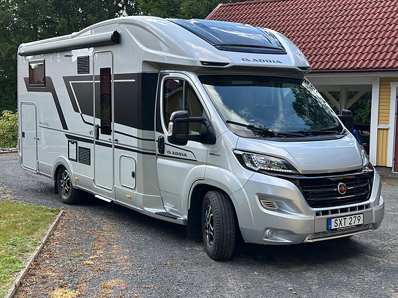 Adria Matrix 670SL Supreme 2 of 8
