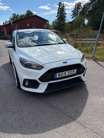 Ford Focus 2 of 15