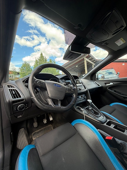 Ford Focus 11 of 15