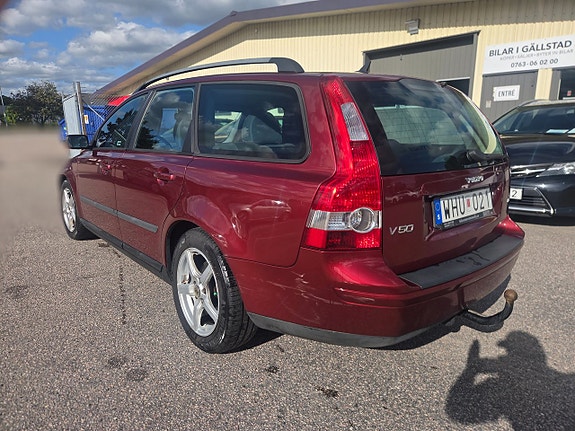 Volvo V50 4 of 5