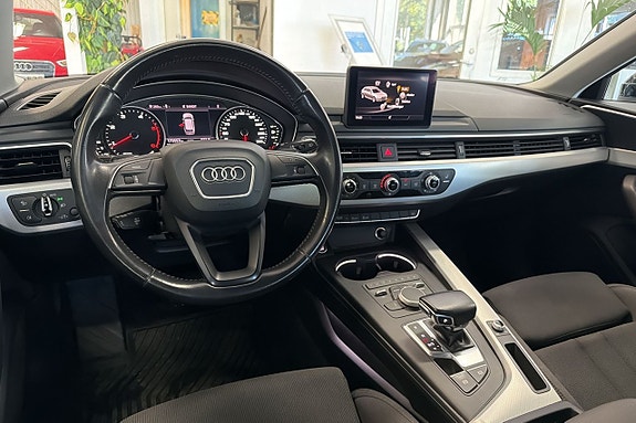 Audi A4 9 of 23