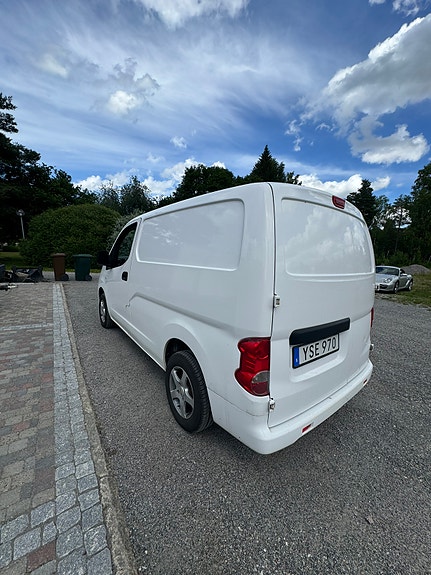 Nissan NV200 4 of 5