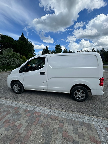 Nissan NV200 5 of 5