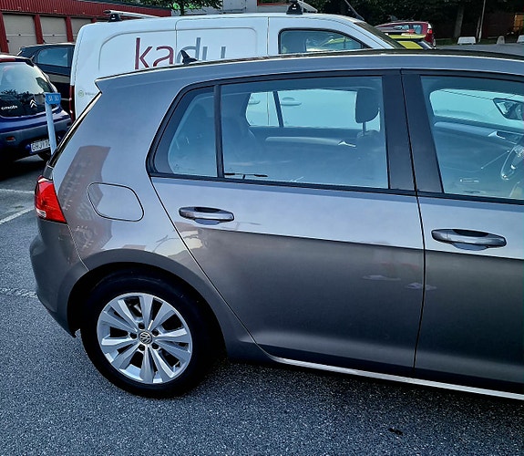 Volkswagen Golf VII 2 of 5