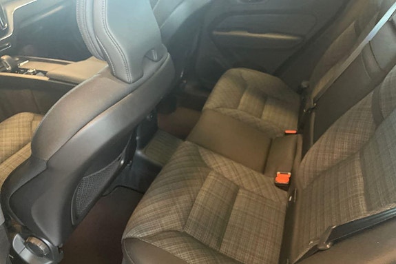 Volvo XC60 13 of 25