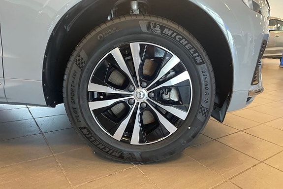 Volvo XC60 17 of 25