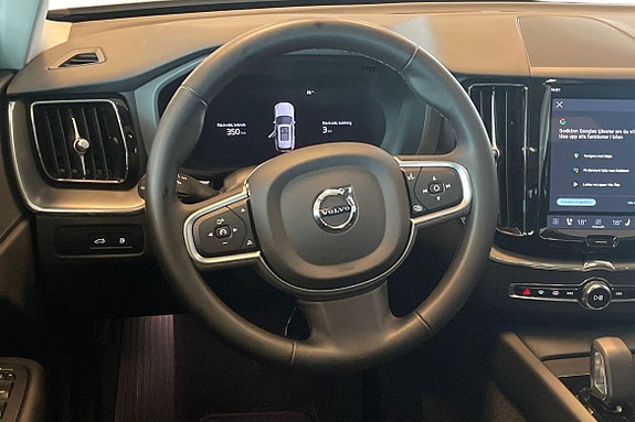 Volvo XC60 11 of 25