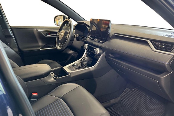 Toyota RAV4 7 of 21