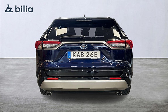 Toyota RAV4 5 of 5