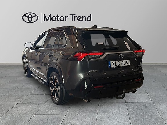 Toyota RAV4 3 of 27