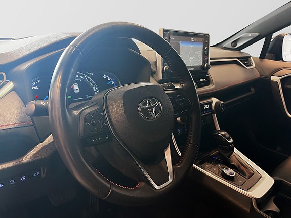 Toyota RAV4 10 of 27