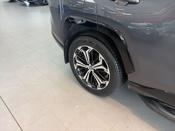 Toyota RAV4 13 of 27
